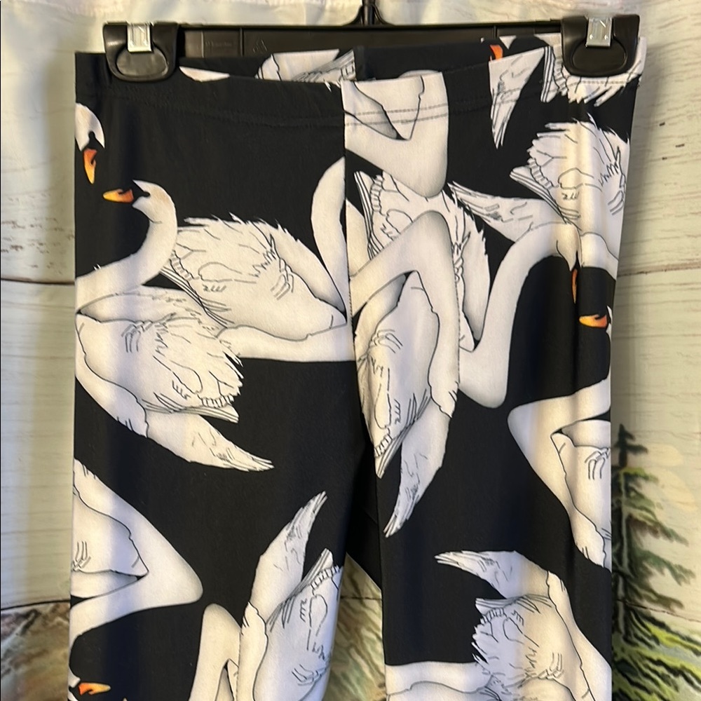 Insanity Clothing Abstract Trumpet Swan Graphic Leggings